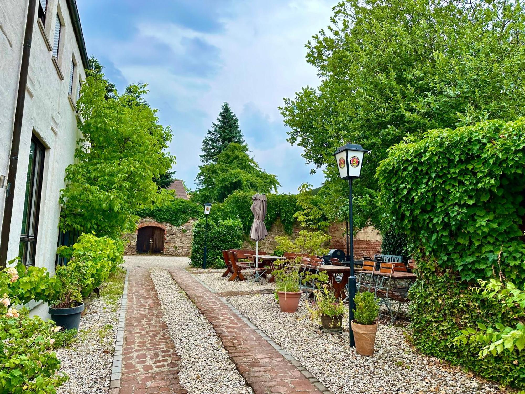 Hotel Kastanienbaum Herzogenaurach Exterior photo