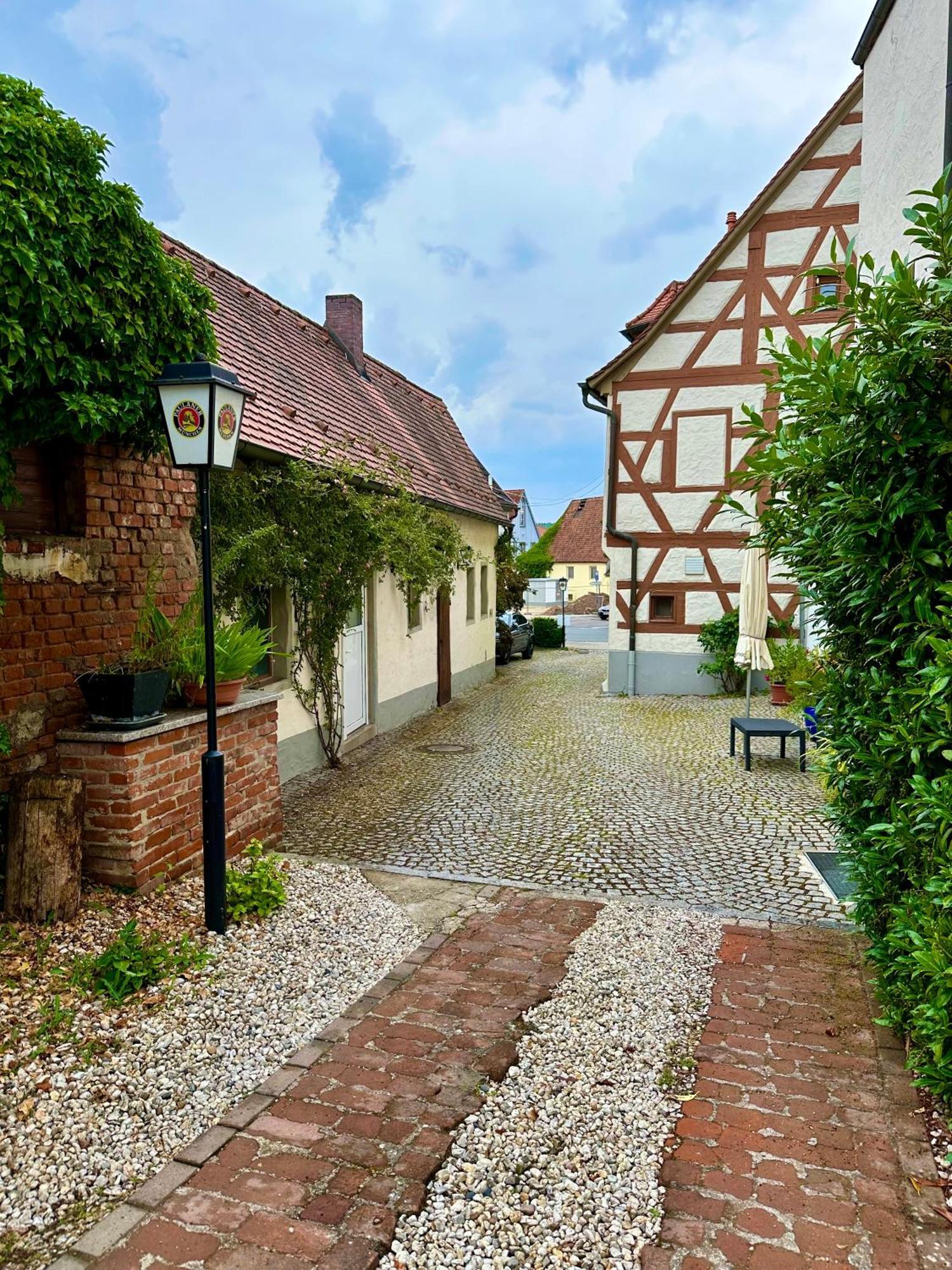 Hotel Kastanienbaum Herzogenaurach Exterior photo